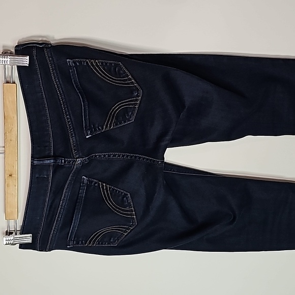 Hollister dark wash 26x29 low rise skinny jeans - Picture 4 of 7